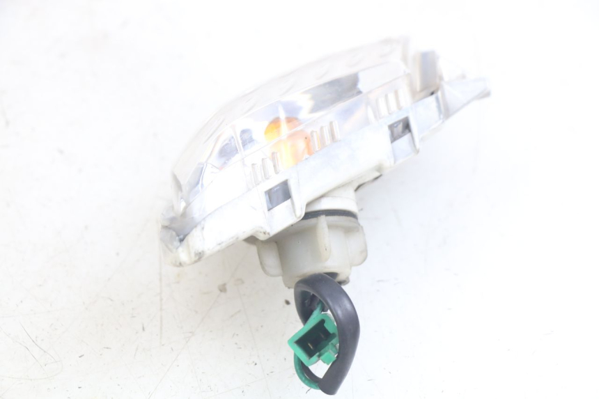 photo de KIERUNKOWSKAZ PRZEDNI PRAWY YAMAHA X-MAX XMAX 250 (2006 - 2009) - Szczegół części