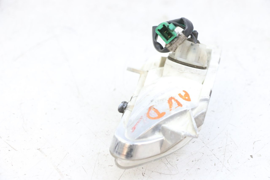 photo de KIERUNKOWSKAZ PRZEDNI PRAWY YAMAHA XMAX X-MAX 125 (2006 - 2009) - Zoom stanu zużycia