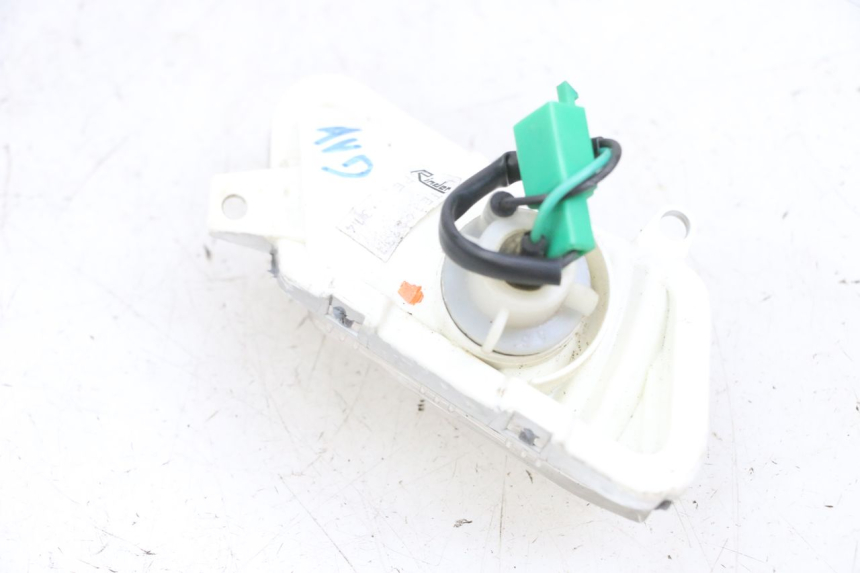 photo de KIERUNKOWSKAZ PRZEDNI PRAWY YAMAHA XMAX X-MAX 125 (2006 - 2009) - Zoom stanu zużycia