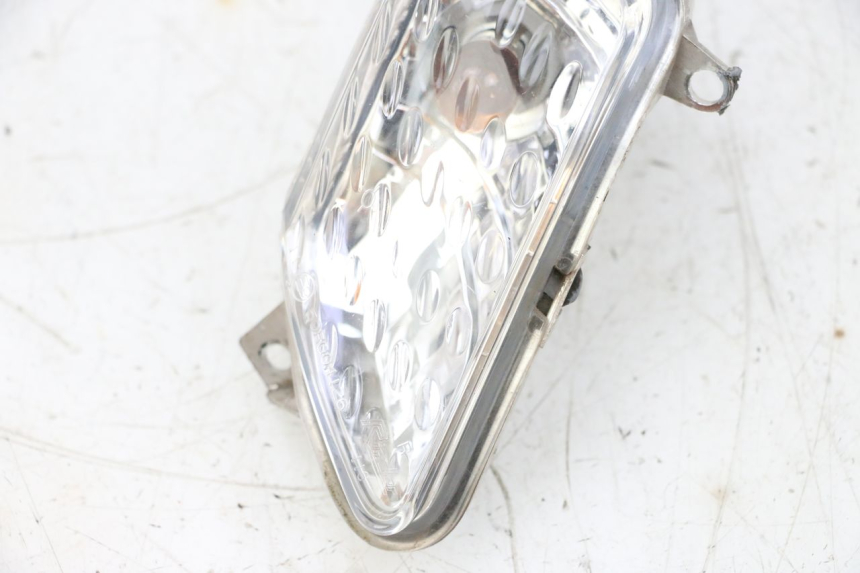 photo de KIERUNKOWSKAZ PRZEDNI PRAWY YAMAHA XMAX X-MAX 125 (2006 - 2009) - Zoom stanu zużycia