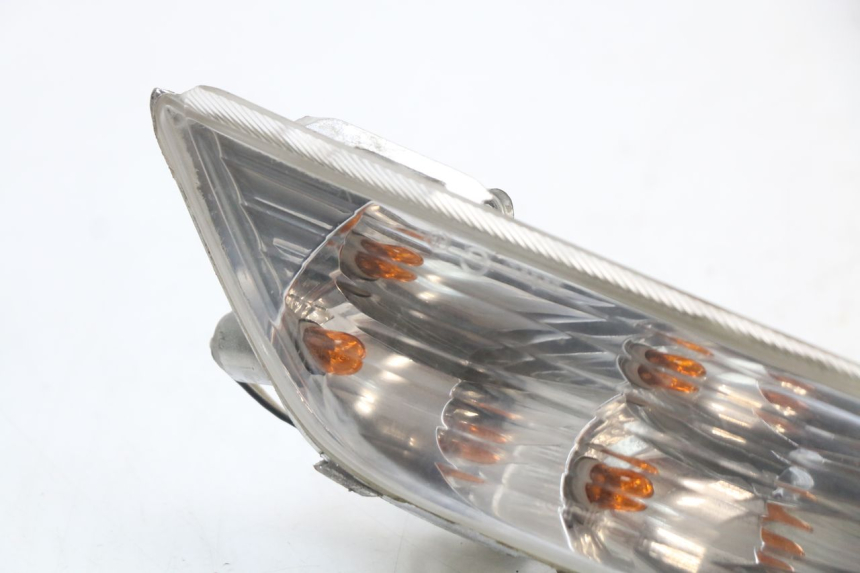 photo de KIERUNKOWSKAZ PRZEDNI PRAWY PIAGGIO X8 125 (2004 - 2007) - Szczegół części