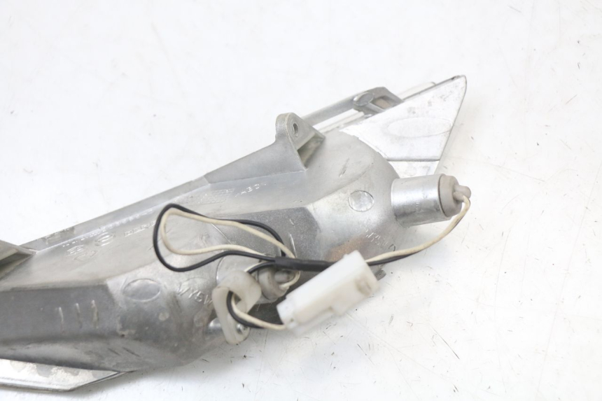 photo de KIERUNKOWSKAZ PRZEDNI PRAWY PIAGGIO X8 125 (2004 - 2007) - Widok ogólny