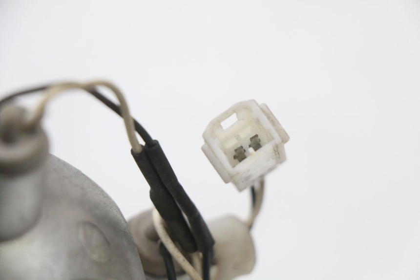 photo de KIERUNKOWSKAZ PRZEDNI PRAWY PIAGGIO X8 125 (2004 - 2007) - Punkty mocowania