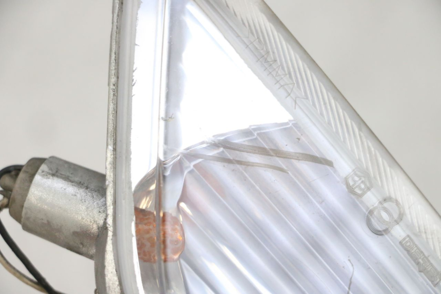 photo de KIERUNKOWSKAZ PRZEDNI PRAWY PIAGGIO X8 125 (2004 - 2007) - Szczegół części