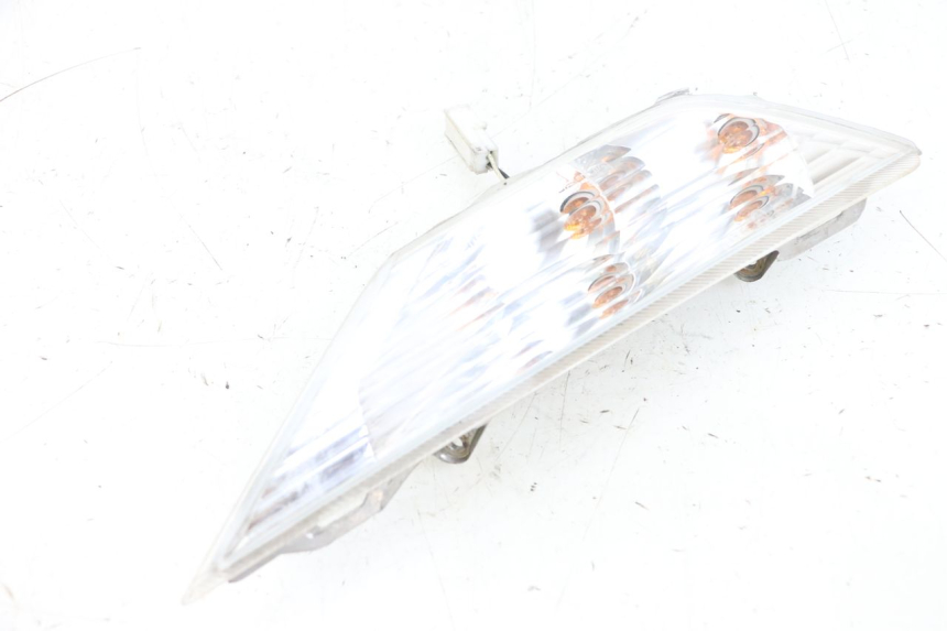 photo de KIERUNKOWSKAZ PRZEDNI PRAWY PIAGGIO X8 125 (2004 - 2007) - Zoom stanu zużycia