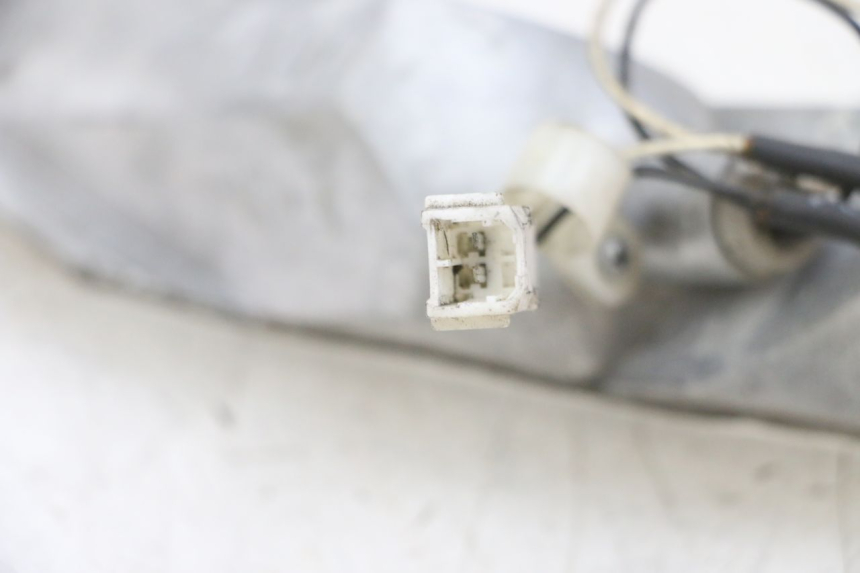 photo de KIERUNKOWSKAZ PRZEDNI PRAWY PIAGGIO X8 125 (2004 - 2007) - Punkty mocowania