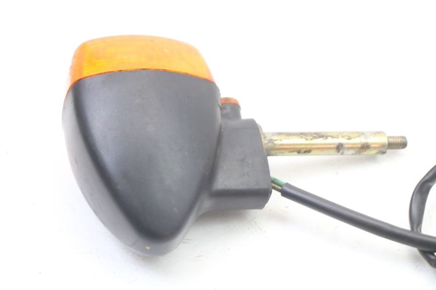 photo de KIERUNKOWSKAZ PRZEDNI PRAWY YAMAHA SR 125 (1982 - 2003) - Zbliżenie techniczne