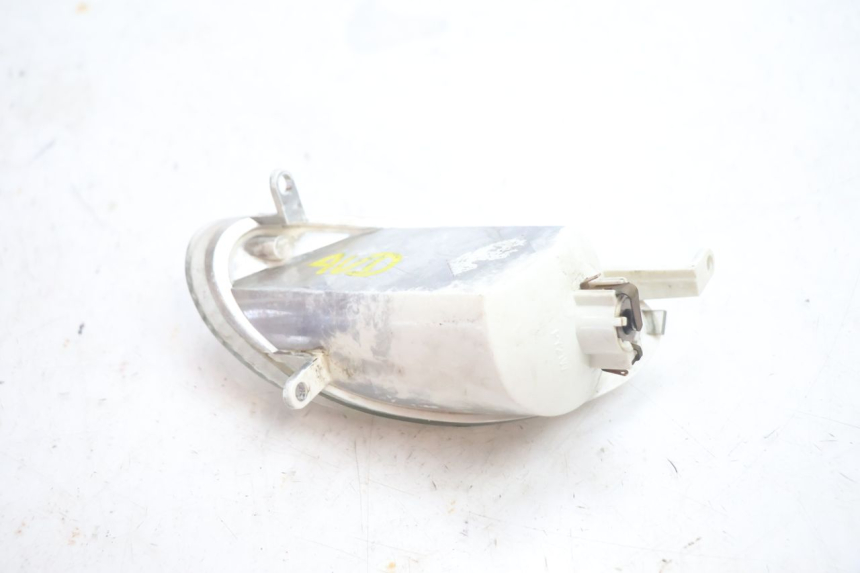 photo de KIERUNKOWSKAZ PRZEDNI PRAWY YAMAHA YP MAJESTY 125 (2002 - 2006) - Zbliżenie techniczne