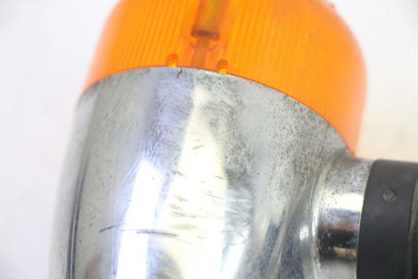 photo de KIERUNKOWSKAZ PRZEDNI PRAWY KYMCO ZING 125 (1997 - 2003) - Inny kąt widzenia