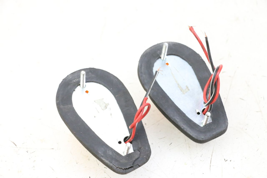 photo de KIERUNKOWSKAZ PRZEDNI YAMAHA FJ 36Y 1100 (1984 - 1985) - Zbliżenie techniczne