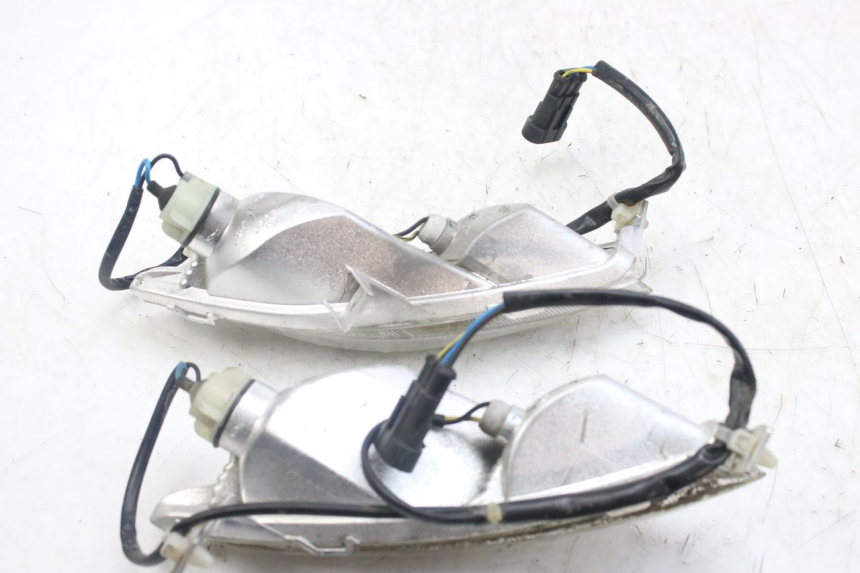 photo de KIERUNKOWSKAZ PRZEDNI PIAGGIO FLY 4T 50 (2013 - 2017) - Szczegół części