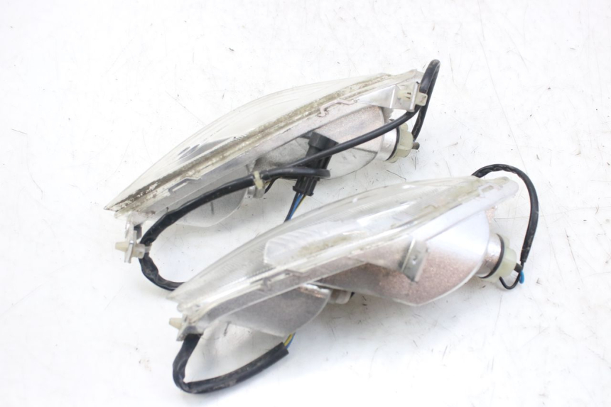 photo de KIERUNKOWSKAZ PRZEDNI PIAGGIO FLY 4T 50 (2013 - 2017) - Inny kąt widzenia