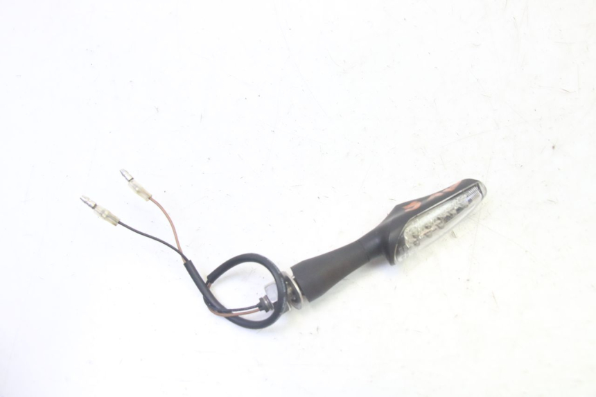 photo de KIERUNKOWSKAZ PRZEDNI LEWY QUADRO 4 4D 350 (2015 - 2018) - Zoom stanu zużycia