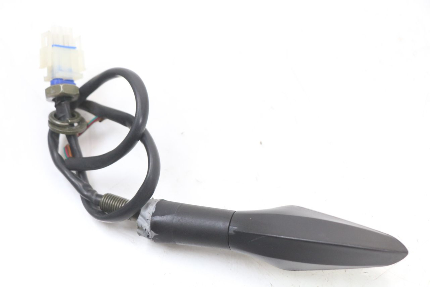 photo de LEWY PRZEDNI KIERUNKOWSKAZ E-MAX 80L 1 (2011 - 2014) - Zoom stanu zużycia