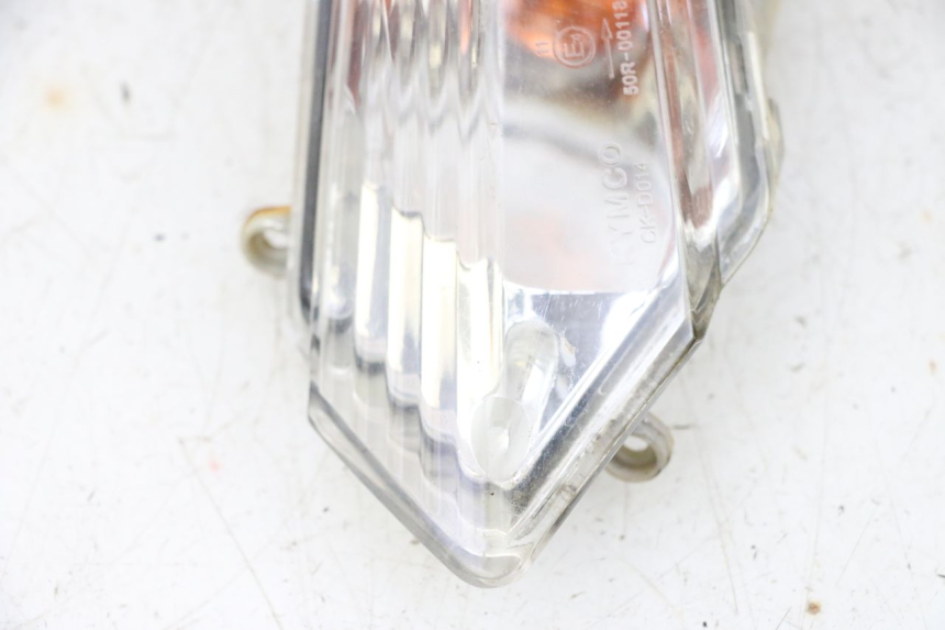 photo de KIERUNKOWSKAZ PRZEDNI LEWY KYMCO AGILITY CITY 4T 50 (2008 - 2016) - Zoom stanu zużycia