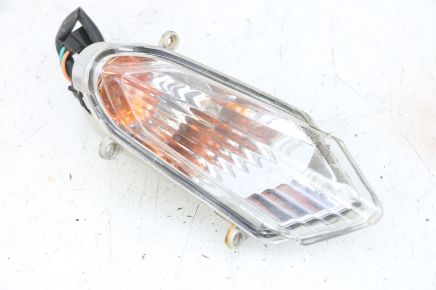 photo de KIERUNKOWSKAZ PRZEDNI LEWY KYMCO AGILITY CITY 4T 50 (2008 - 2016) - Stan powierzchni