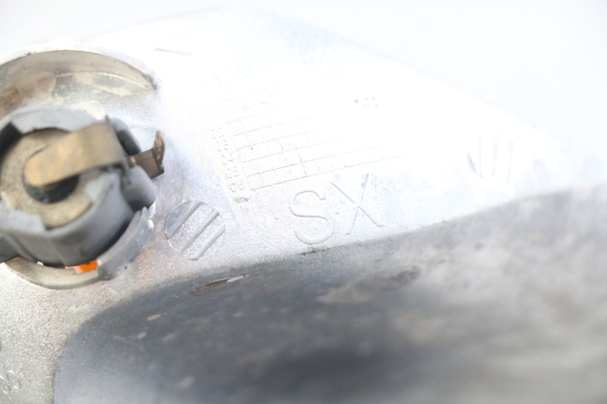 photo de KIERUNKOWSKAZ PRZEDNI LEWY APRILIA ATLANTIC 500 (2002 - 2003) - Szczegół części