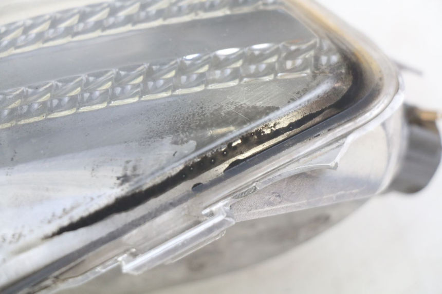 photo de KIERUNKOWSKAZ PRZEDNI LEWY APRILIA ATLANTIC 500 (2002 - 2003) - Inny kąt widzenia