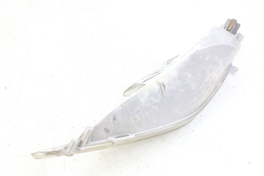 photo de KIERUNKOWSKAZ PRZEDNI LEWY APRILIA ATLANTIC 500 (2002 - 2003) - Punkty mocowania