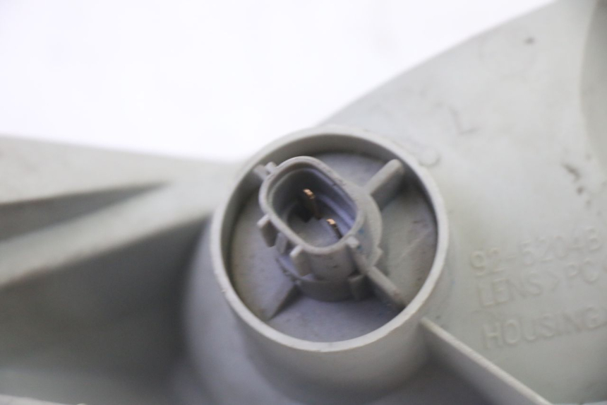 photo de KIERUNKOWSKAZ PRZEDNI LEWY SUZUKI BURGMAN 125 (2007 - 2014) - Część sprawdzona