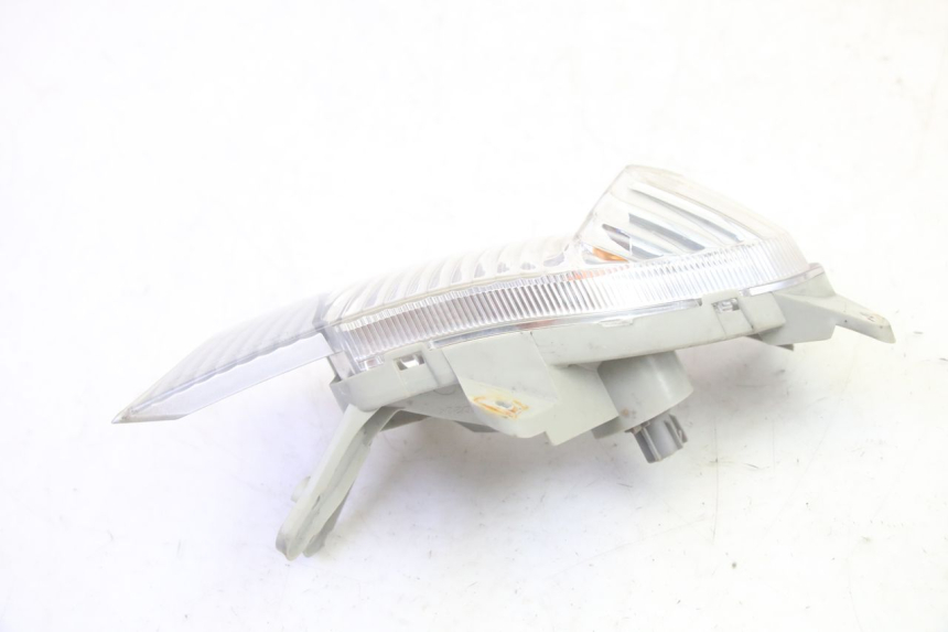 photo de KIERUNKOWSKAZ PRZEDNI LEWY SUZUKI BURGMAN 125 (2007 - 2014) - Zoom stanu zużycia