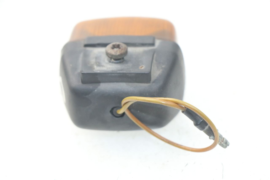 photo de KIERUNKOWSKAZ PRZEDNI LEWY YAMAHA BW'S 50 (1999 - 2003) - Zbliżenie techniczne