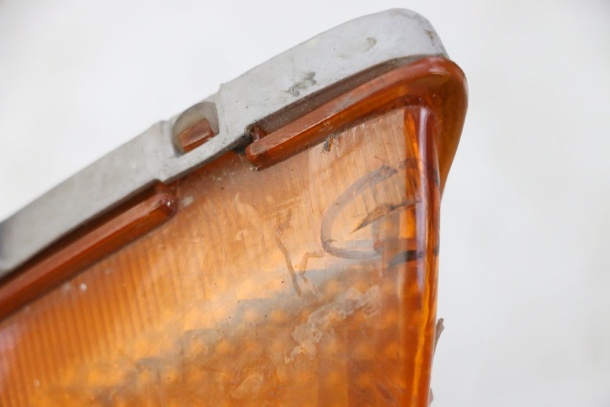 photo de KIERUNKOWSKAZ PRZEDNI LEWY HONDA CBR F SC25 1000 (1989 - 1992) - Inny kąt widzenia