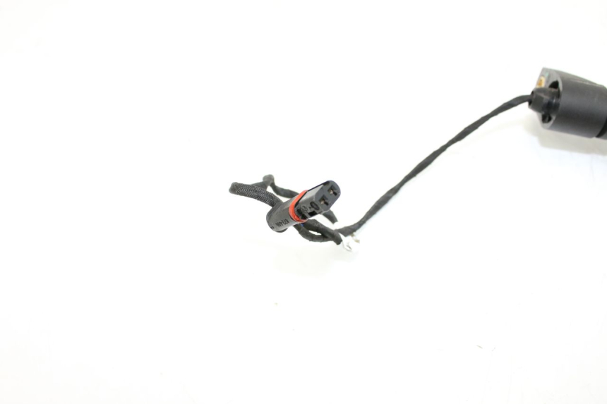 photo de KIERUNKOWSKAZ PRZEDNI LEWY BMW F GS K81 850 (2018 - 2023) - Zbliżenie techniczne