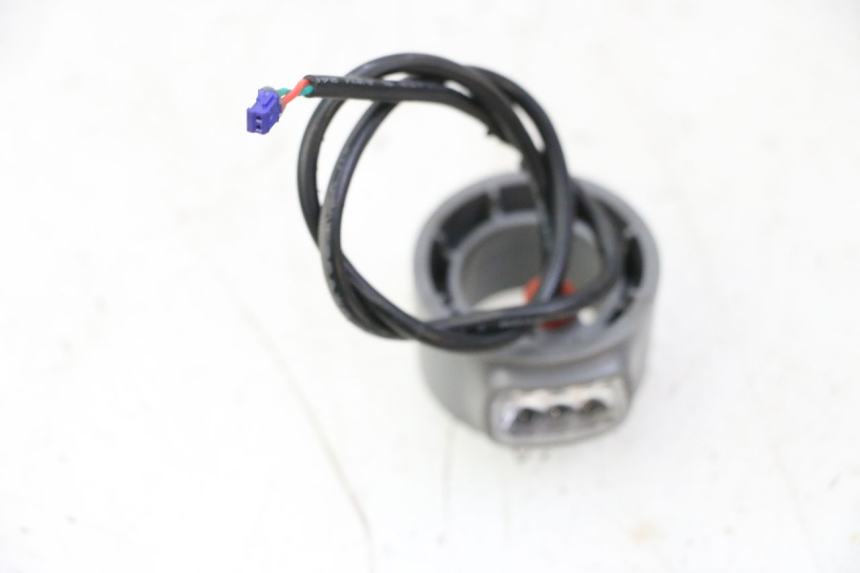 photo de KIERUNKOWSKAZ PRZEDNI LEWY SEGWAY NINEBOT F65I 1 - Zoom stanu zużycia