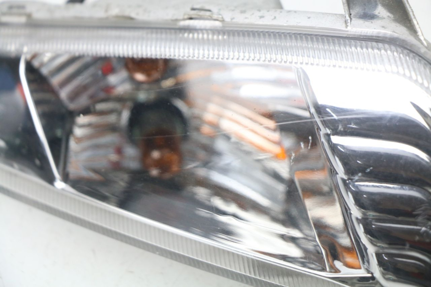 photo de KIERUNKOWSKAZ PRZEDNI LEWY SYM FIDDLE 2 50 (2008 - 2013) - Zoom stanu zużycia