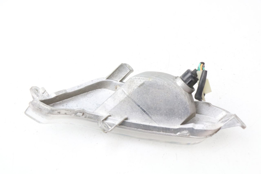 photo de KIERUNKOWSKAZ PRZEDNI LEWY SYM FIDDLE 2 50 (2008 - 2013) - Inny kąt widzenia