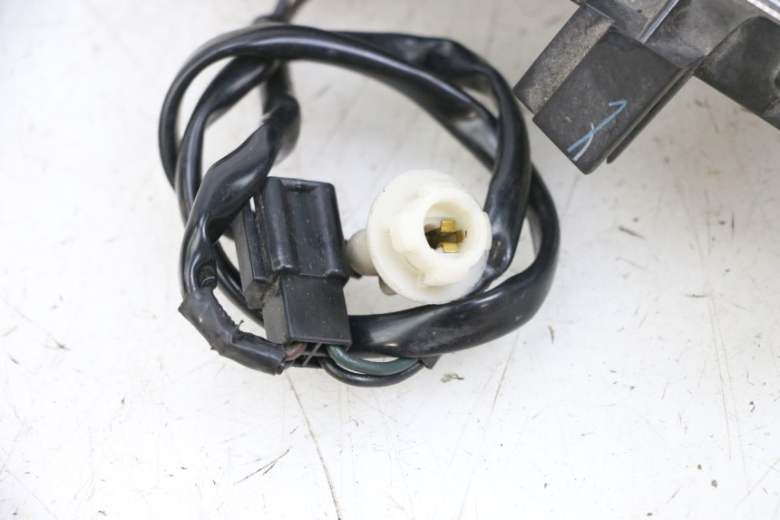 photo de KIERUNKOWSKAZ PRZEDNI LEWY MBK FLIPPER 115 (2013 - 2017) - Punkty mocowania