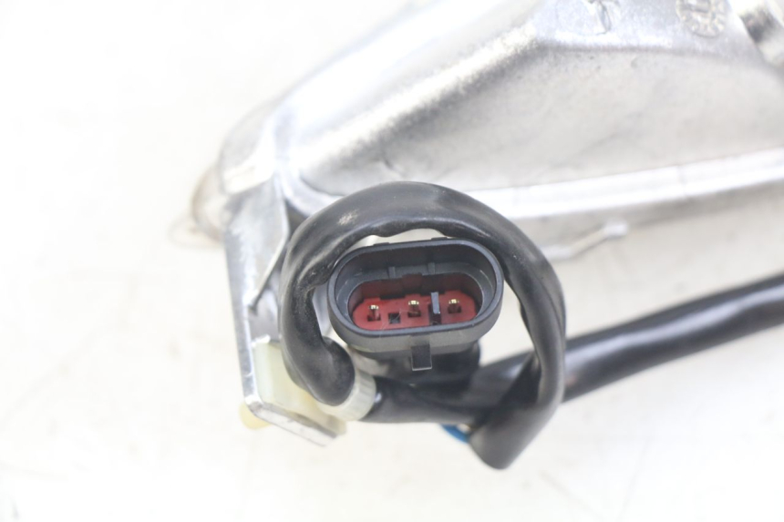 photo de KIERUNKOWSKAZ PRZEDNI LEWY PIAGGIO FLY 4T 50 (2013 - 2017) - Inny kąt widzenia