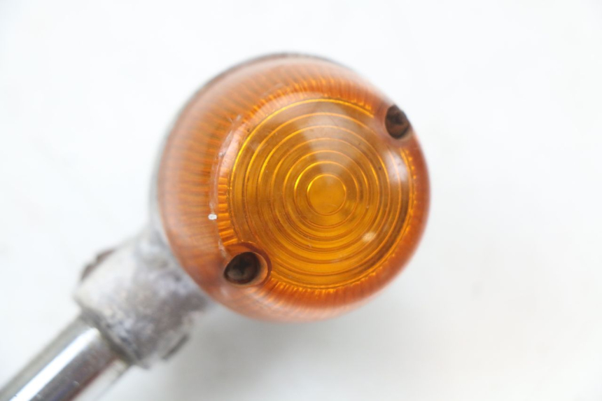 photo de LEWY PRZEDNI KIERUNKOWSKAZ SUZUKI GN 125 (1997 - 2000) - Zoom stanu zużycia