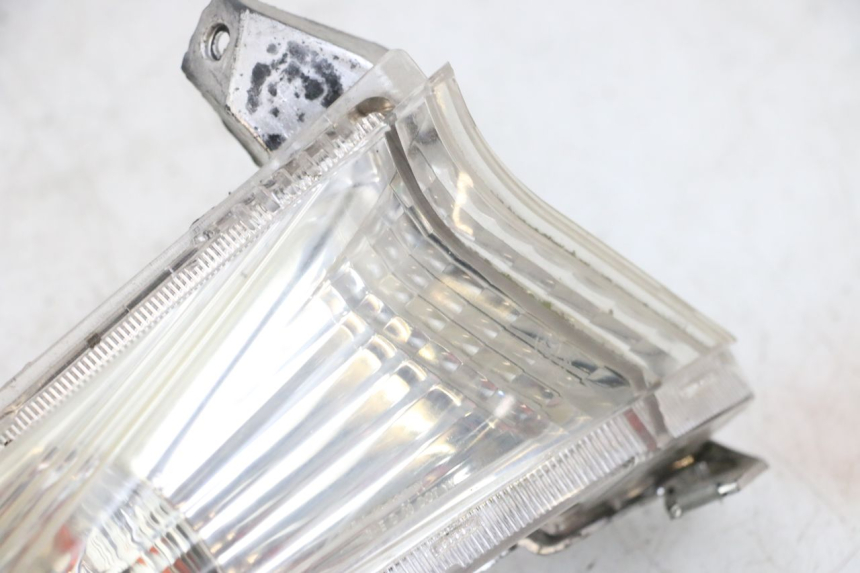 photo de KIERUNKOWSKAZ PRZEDNI LEWY JM MOTORS GTS 125 (2015 - 2019) - Szczegóły charakterystyczne