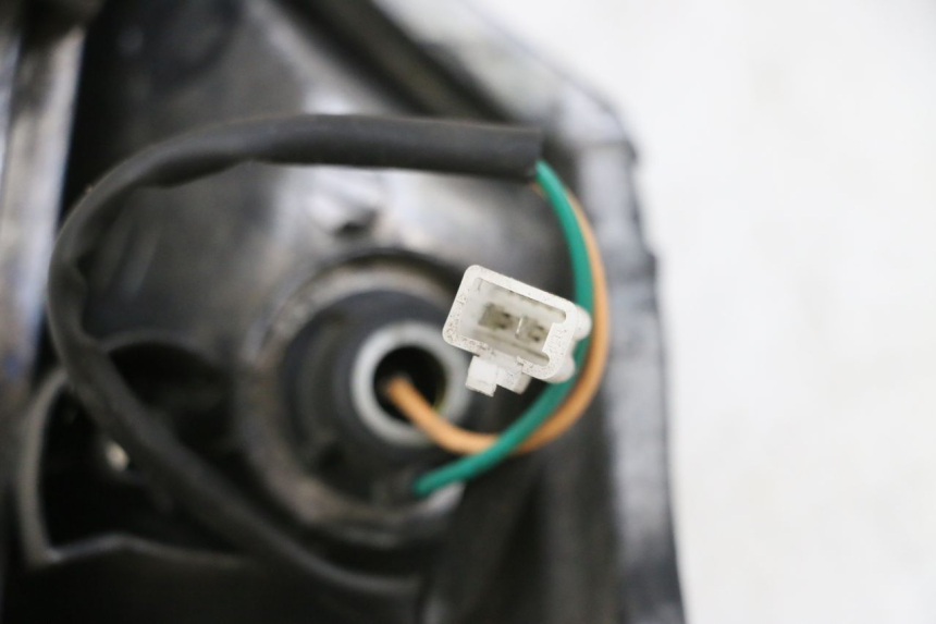 photo de KIERUNKOWSKAZ PRZEDNI LEWY JM MOTORS GTS 125 (2015 - 2019) - Zoom stanu zużycia