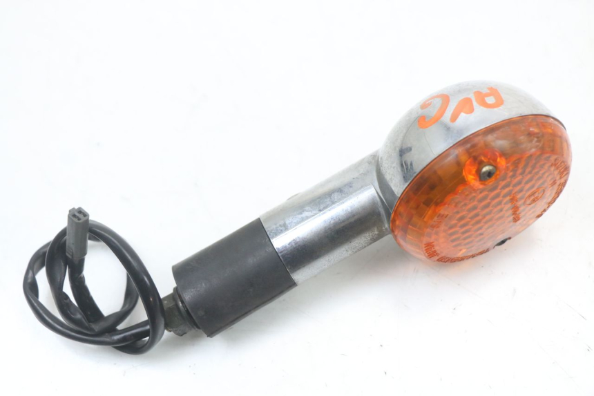 photo de LEWY PRZEDNI KIERUNKOWSKAZ SUZUKI GZ MARAUDER 125 (1998 - 2004) - Zoom stanu zużycia