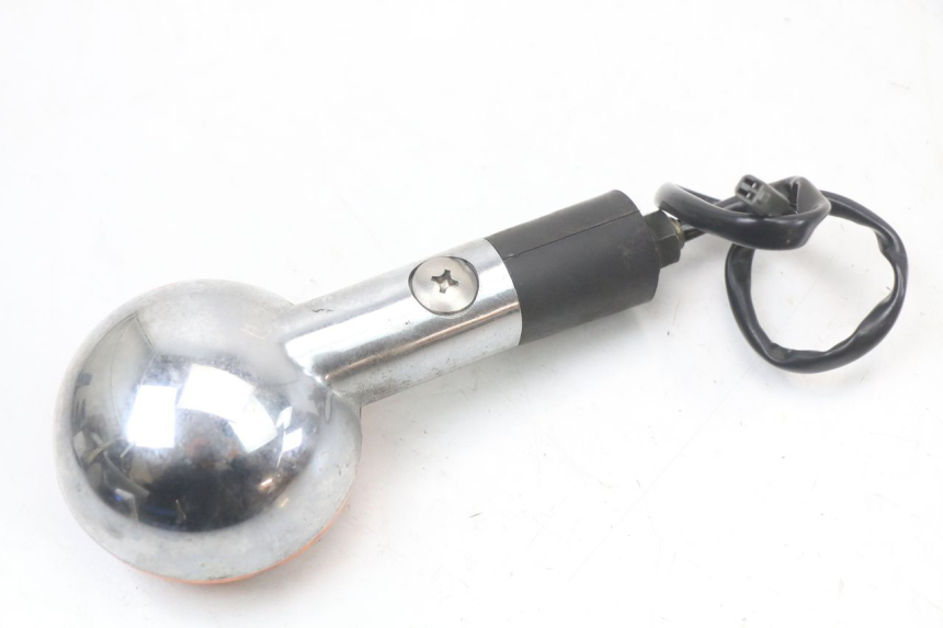 photo de LEWY PRZEDNI KIERUNKOWSKAZ SUZUKI GZ MARAUDER 125 (1998 - 2004) - Zbliżenie techniczne