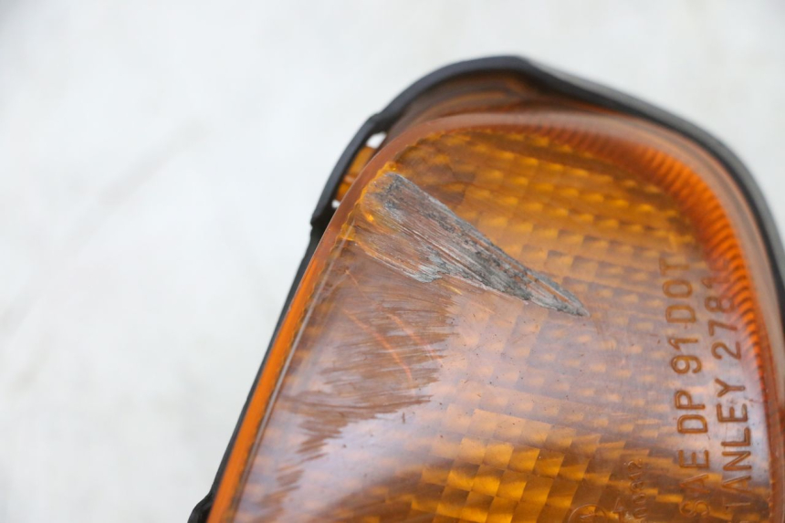 photo de LEWY PRZEDNI KIERUNKOWSKAZ HONDA CBR F 1000 (1993 - 1996) - Zoom stanu zużycia