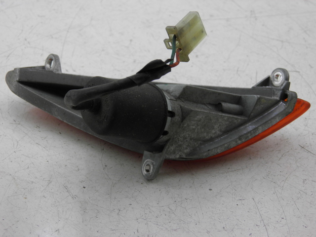 photo de KIERUNKOWSKAZ PRZEDNI LEWY HONDA SH 125 (2003 - 2004) - Inny kąt widzenia