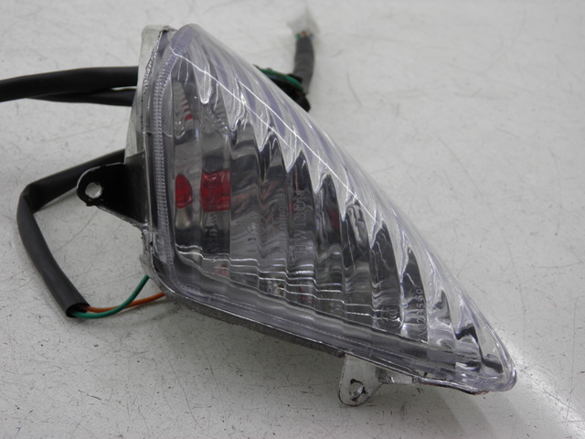 photo de KIERUNKOWSKAZ PRZEDNI LEWY JM MOTOR S-MAX 125 (2010 - 2014) - Zoom stanu zużycia