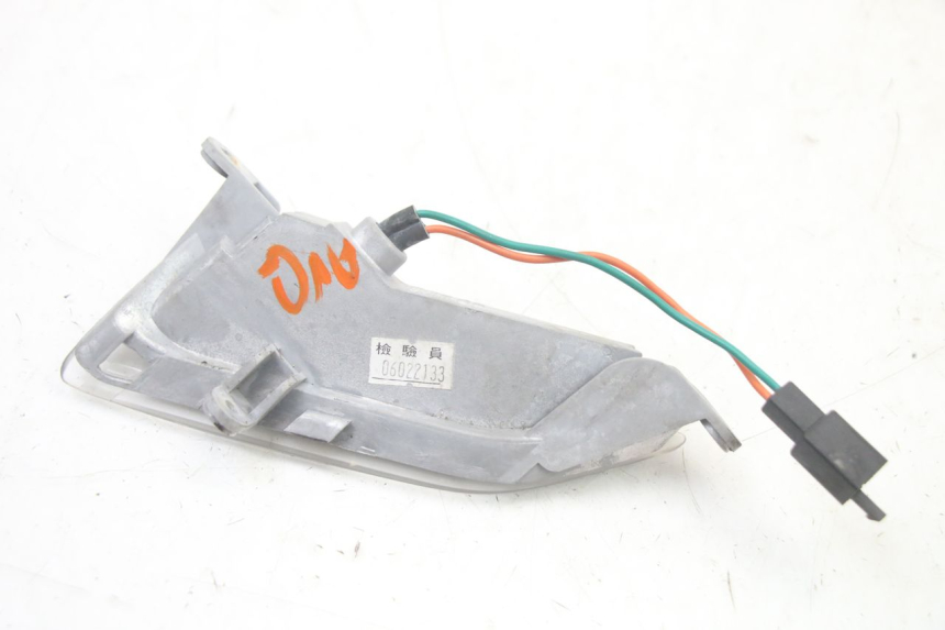 photo de KIERUNKOWSKAZ PRZEDNI LEWY KYMCO PEOPLE S 125 (2000 - 2008) - Inny kąt widzenia