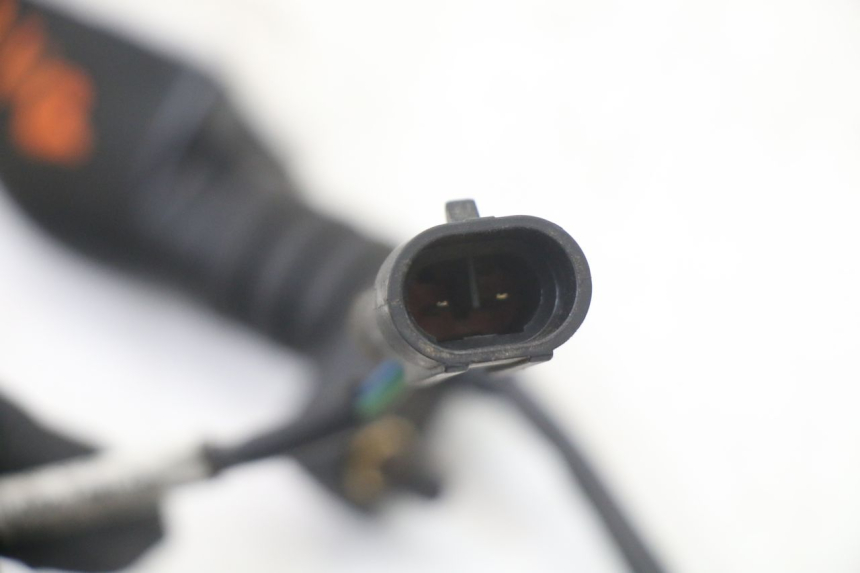 photo de KIERUNKOWSKAZ PRZEDNI LEWY LIGIER PULSE 3 1 (2014 - 2020) - Zbliżenie techniczne