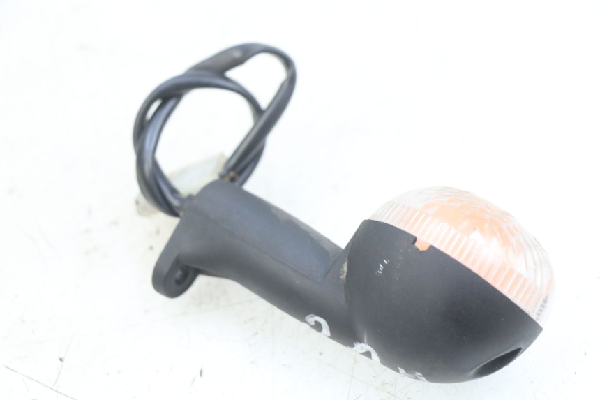 photo de KIERUNKOWSKAZ PRZEDNI LEWY PEUGEOT LUDIX 50 (2005 - 2007) - Zoom stanu zużycia