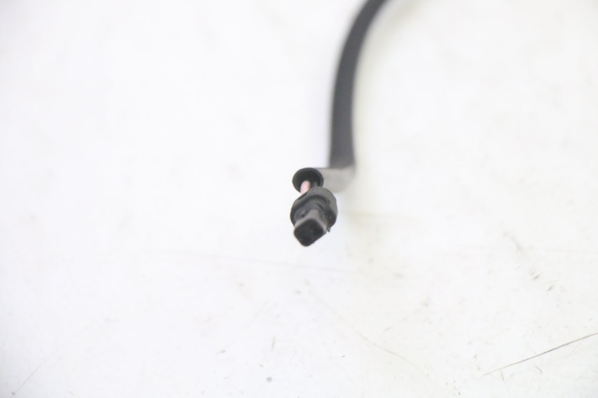 photo de KIERUNKOWSKAZ PRZEDNI LEWY PIAGGIO MP3 RL 250 (2006 - 2010) - Zbliżenie techniczne