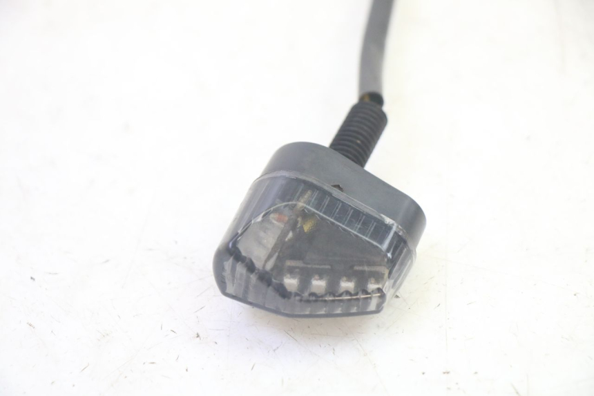 photo de KIERUNKOWSKAZ PRZEDNI LEWY PIAGGIO MP3 500 (2016 - 2018) - Zbliżenie techniczne