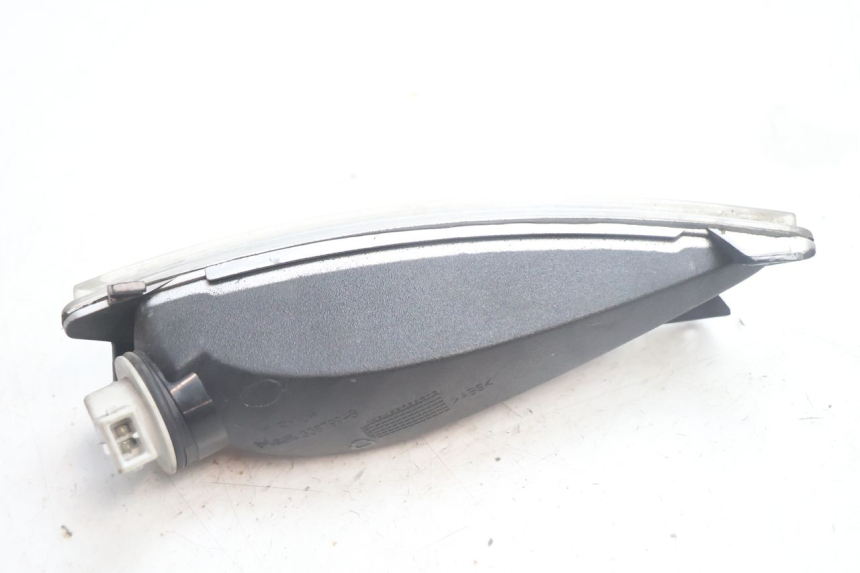 photo de KIERUNKOWSKAZ PRZEDNI LEWY PIAGGIO MP3 125 (2006 - 2014) - Inny kąt widzenia