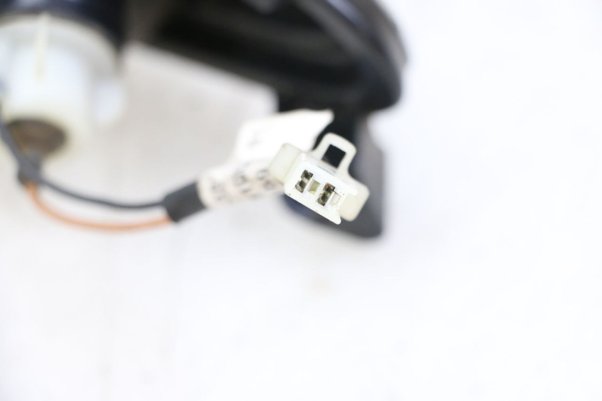 photo de KIERUNKOWSKAZ PRZEDNI LEWY YAMAHA NEOS NEO'S 4T 50 (2008 - 2016) - Zoom stanu zużycia