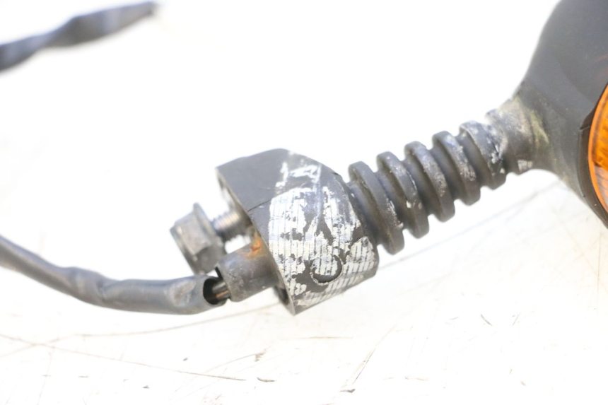 photo de KIERUNKOWSKAZ PRZEDNI LEWY YAMAHA NEOS NEO'S 4T 50 (2008 - 2016) - Zoom stanu zużycia