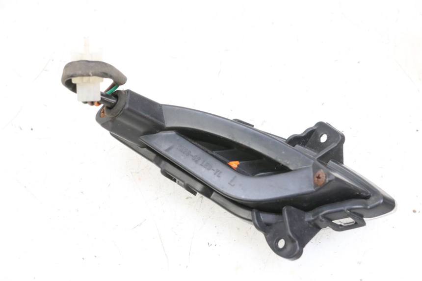 photo de KIERUNKOWSKAZ PRZEDNI LEWY JM MOTORS OLDIES GT 4T 50 (2018 - 2025) - Inny kąt widzenia